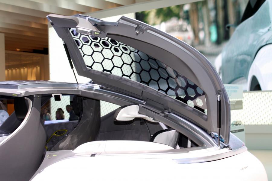  Renault ZOE Z.E. Concept 2009 года  (фото 37 из 95)